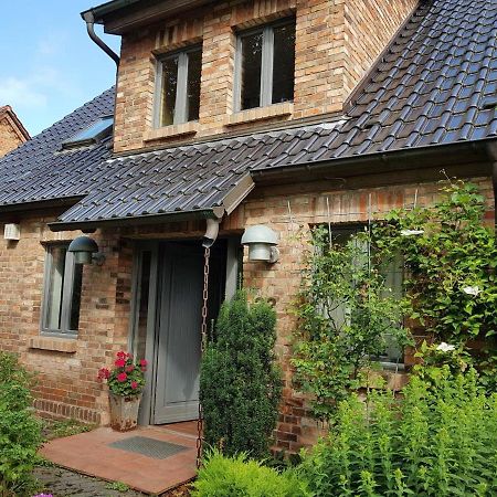 Grosse Wohnung / Haushaelfte In Peetzig Am See Анґермюнде Екстер'єр фото