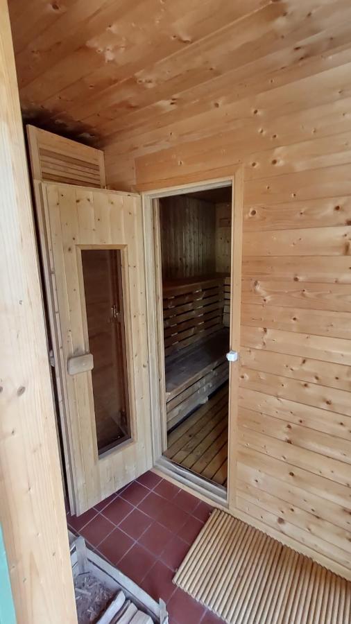 Grosse Wohnung / Haushaelfte In Peetzig Am See Анґермюнде Екстер'єр фото