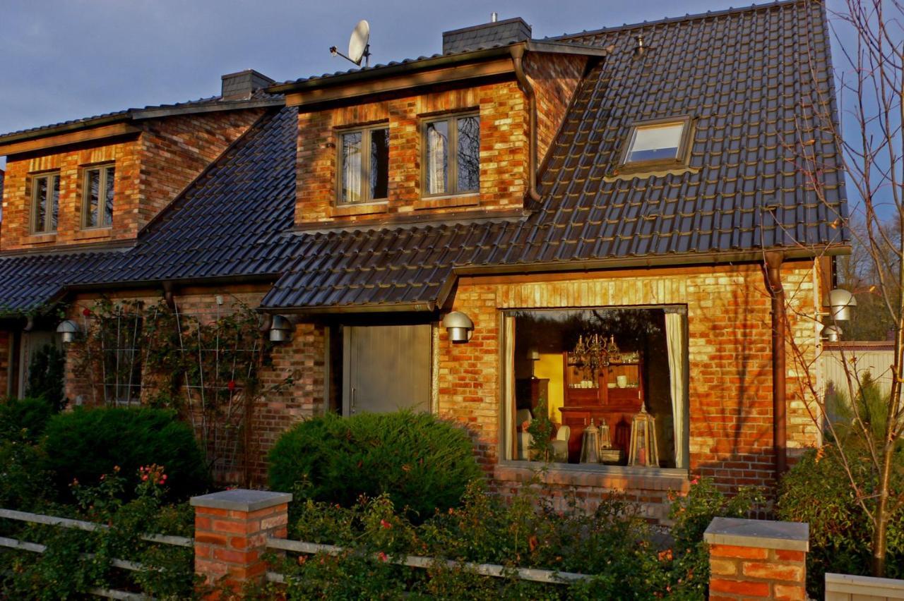 Grosse Wohnung / Haushaelfte In Peetzig Am See Анґермюнде Екстер'єр фото