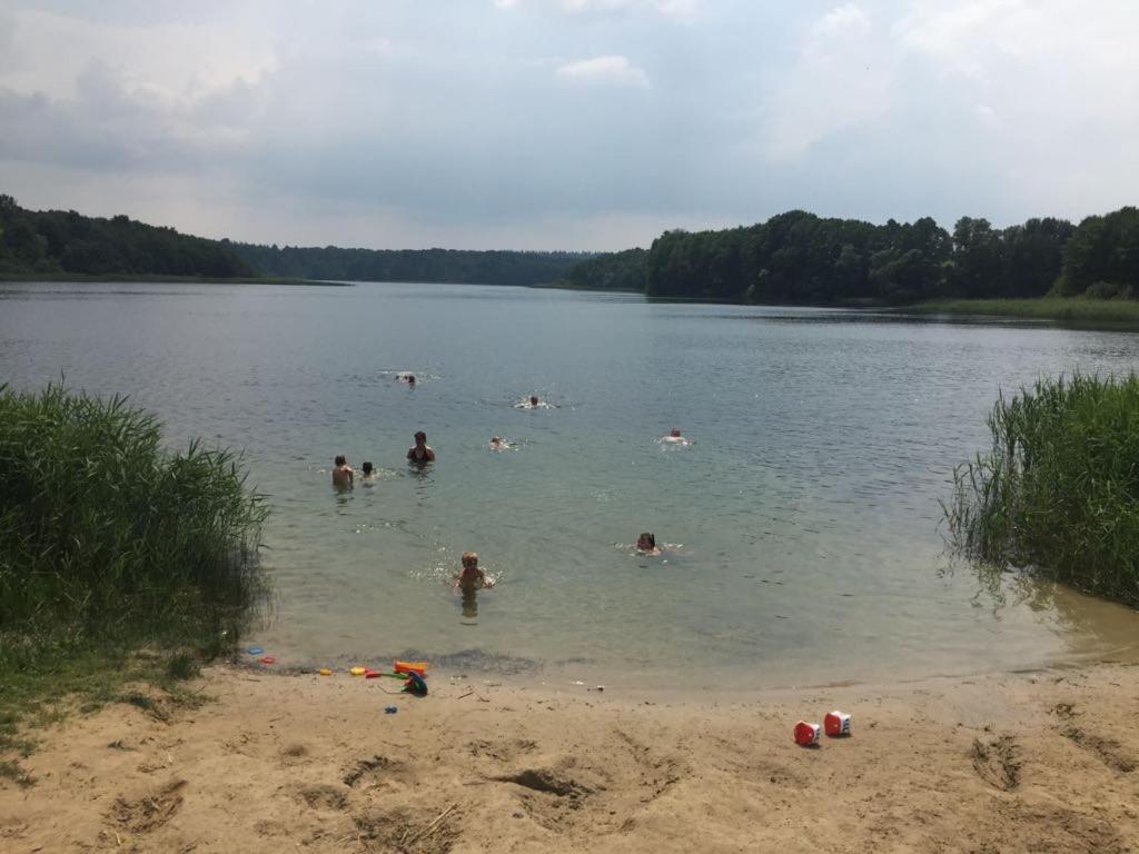 Grosse Wohnung / Haushaelfte In Peetzig Am See Анґермюнде Екстер'єр фото